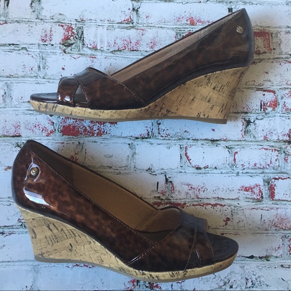 Life Stride Shoes - *$10 SALE* Life Stride Tortoise Peep-toe Wedge